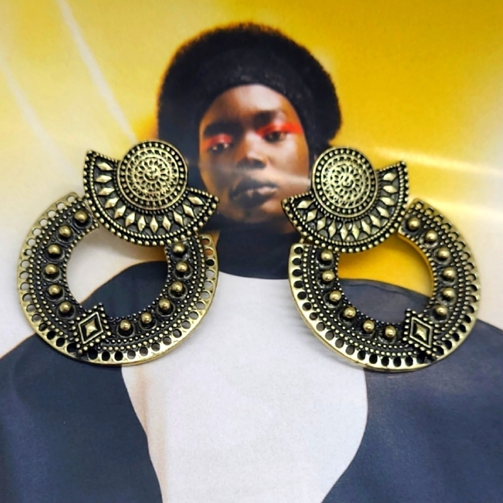 NWT Artisan Bohemian Doorknocker Antiqued Gold Drop Earrings
